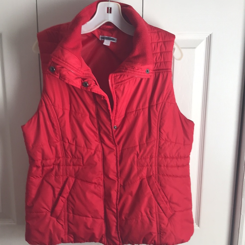 PUFFER VEST 🎈.    Large - Picture 3 of 4